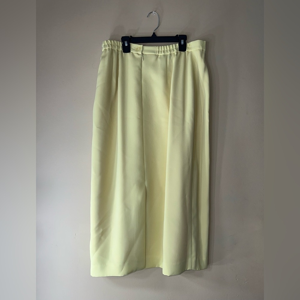 Lily & Taylor New York yellow size 16 skirt made in the u.s.a - Picture 2 of 4